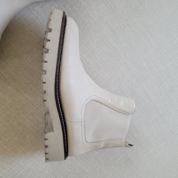 Caslon Miller Taupe Leather Chelsea Boots - Picture 9 of 14